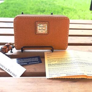 NWT Dooney & Bourke Wexford Leather Large Zip Around Wallet